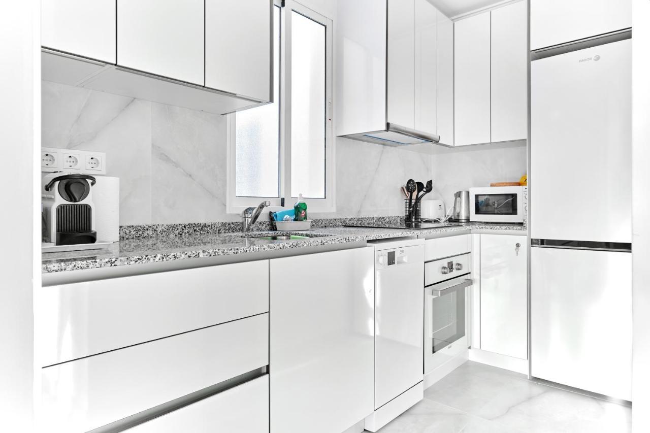 Lovely Sunny Apartment With Shared Pool And Private Parking Torrevieja Kültér fotó
